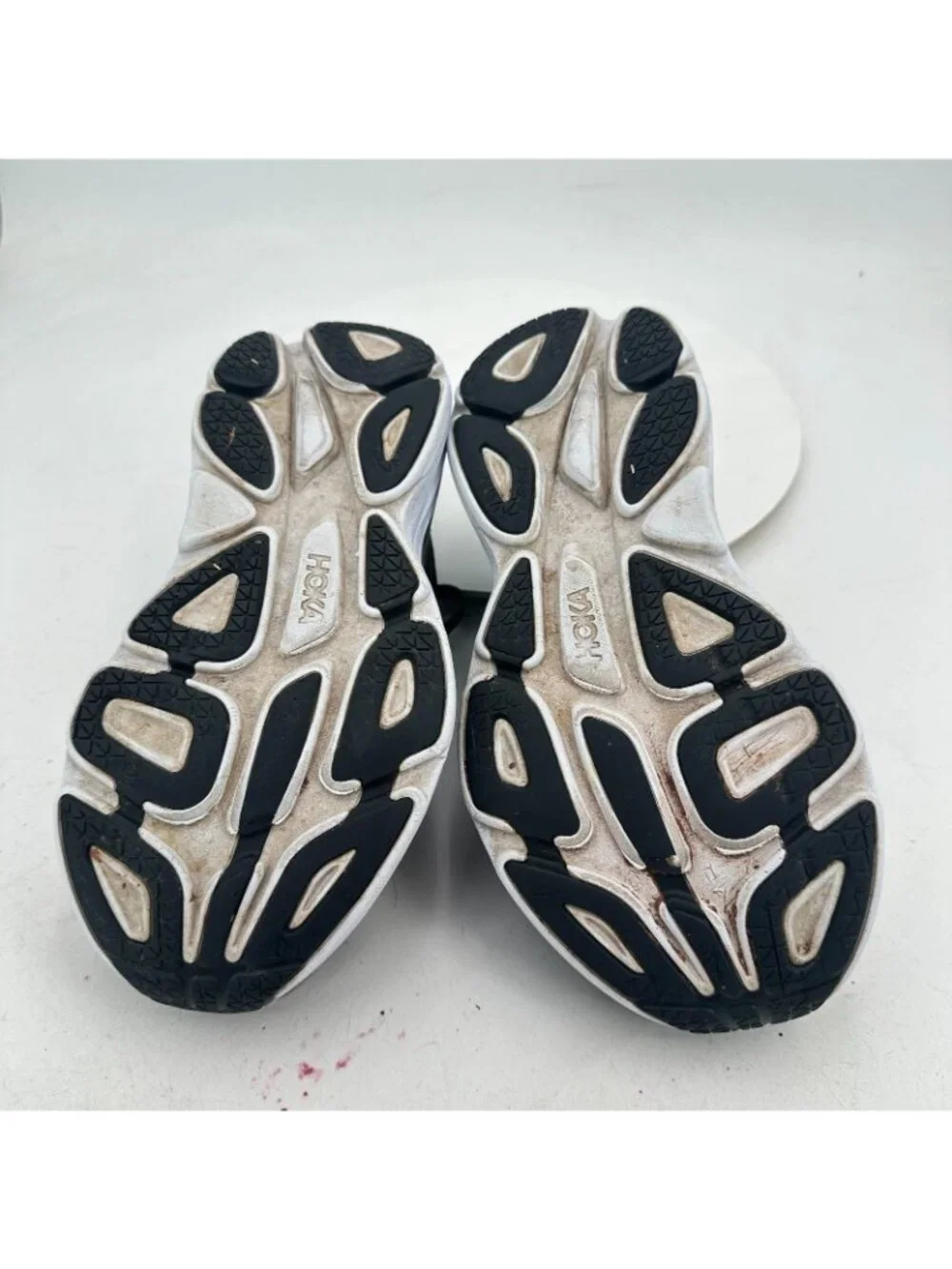 Hoka One One Bondi 8 Women Size 7.5B 1127952-BWHT Black White Shoes